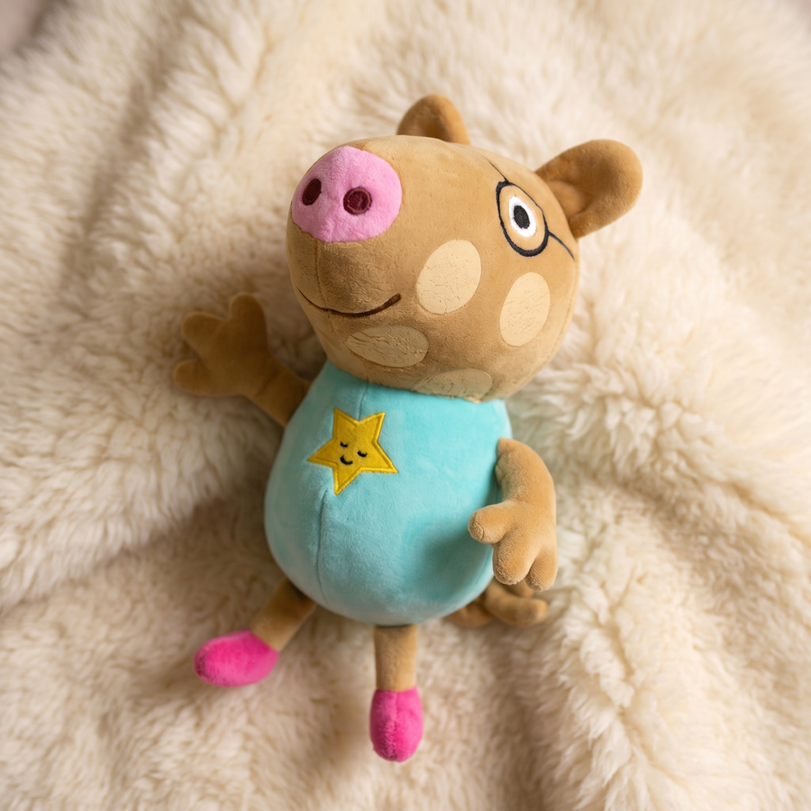 Peluche Pedro Pony Peppa Pig 19 cm - Détail matière
