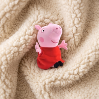 Peluche Peppa Pig 19 cm Robe Rouge - Détail matière