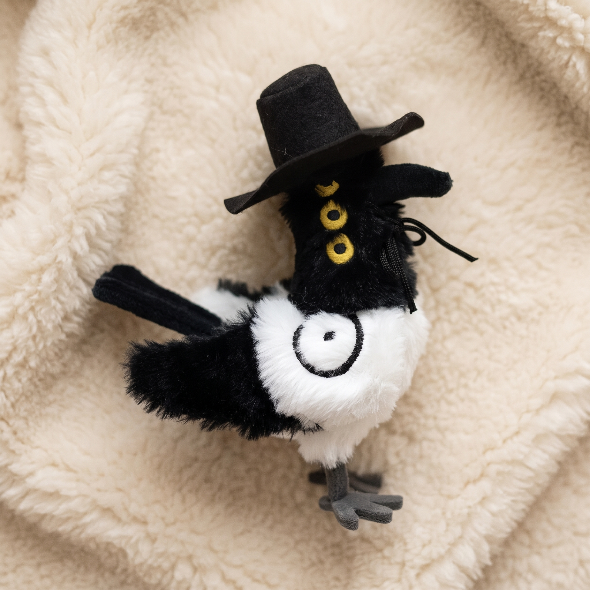 Peluche Pie Sussie Chapeau Haut-de-Forme - Détail matière