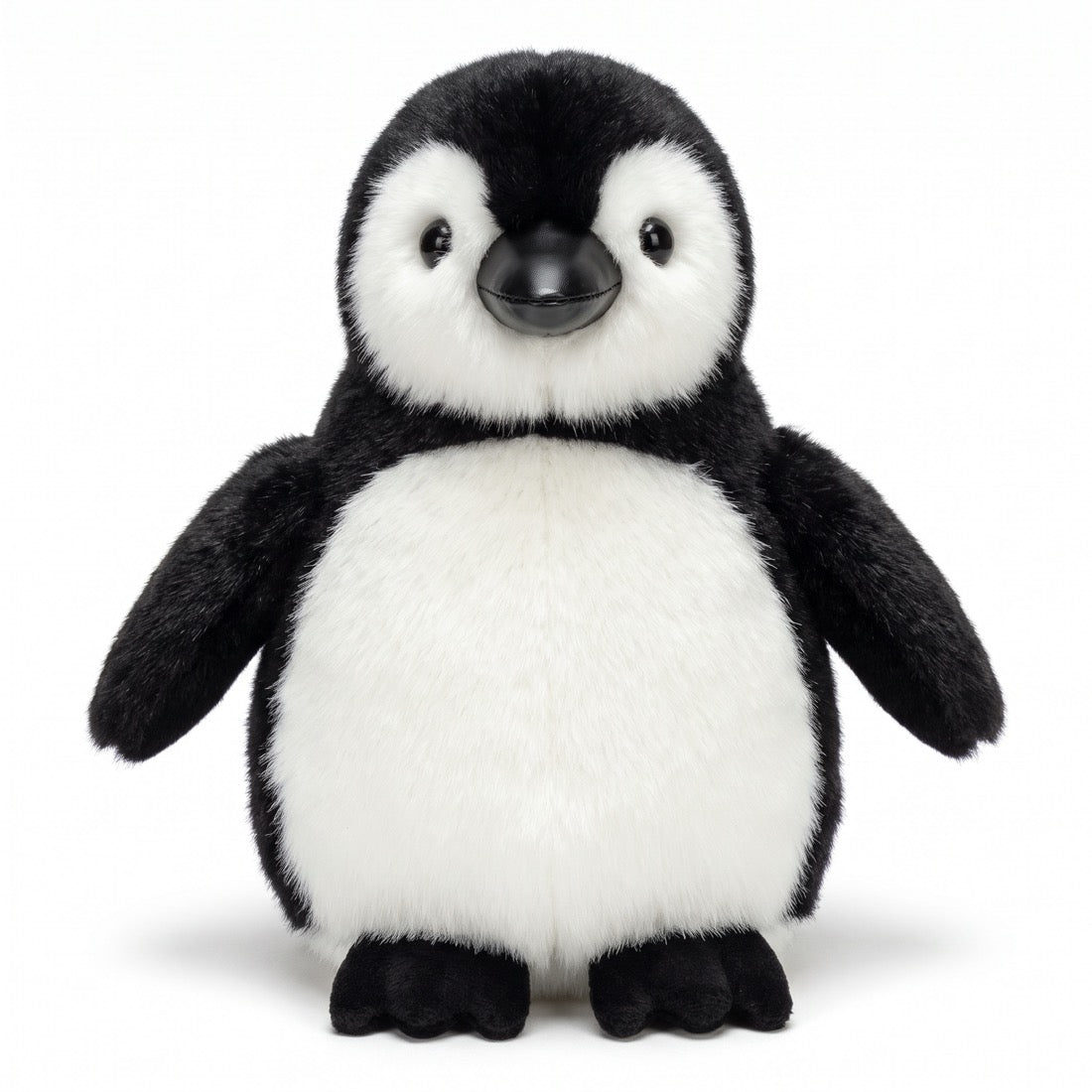 Peluche pingouin câlin noir avec visage et ventre blancs, pattes noires, sur fond blanc