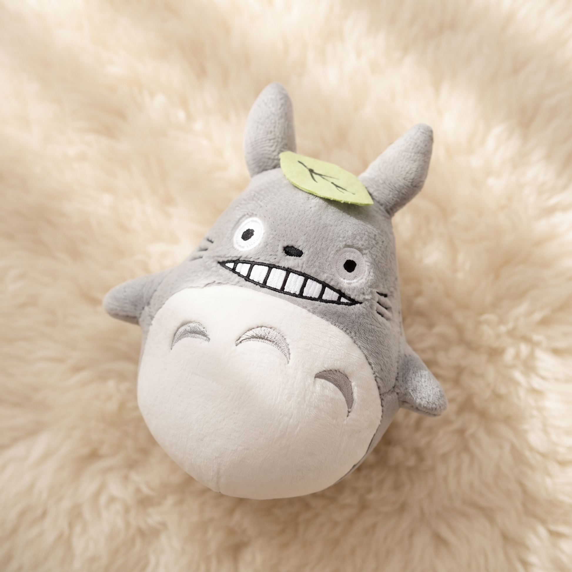 Peluche Totoro Feuille Verte - Détail matière