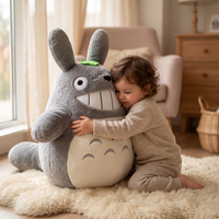 Peluche Totoro Géante Grand Sourire - Utilisation cosy intérieur